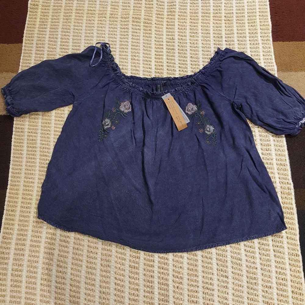 Nwt, off the shoulder top
